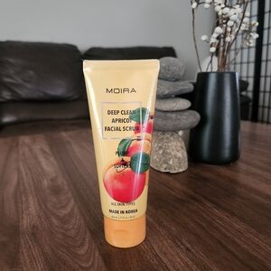 Moira Deep Clean Apricot Facial Scrub